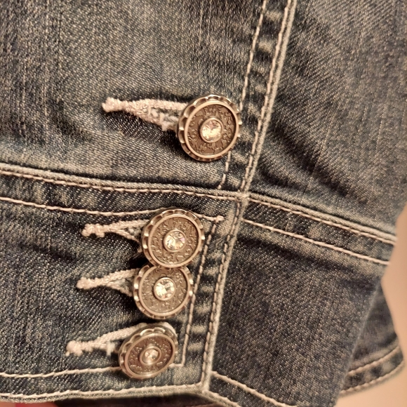 Chico's Premium denim jacket |2| - Picture 5 of 9